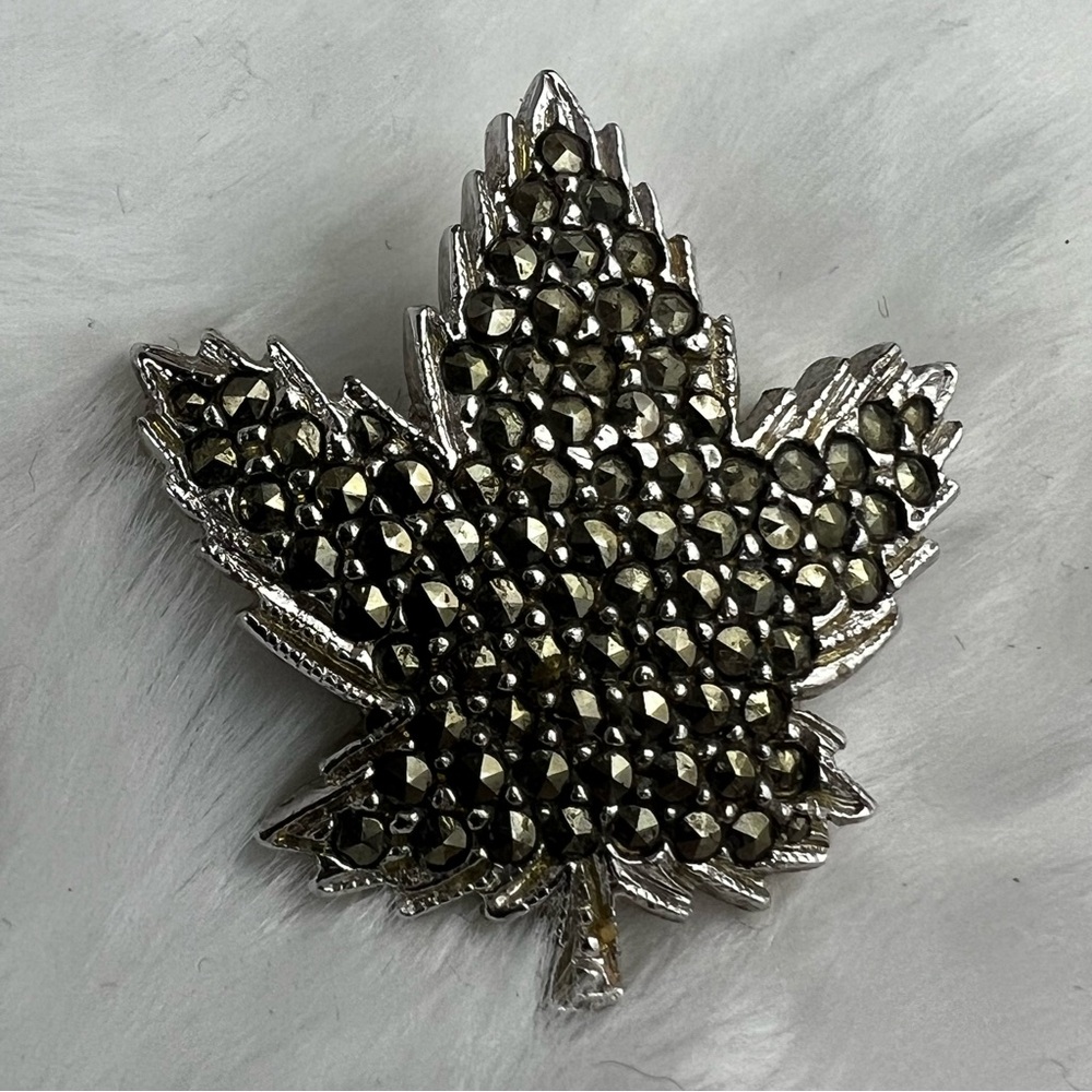 Keyes Vintage Canadian Maple Leaf Marcasite Brooch
